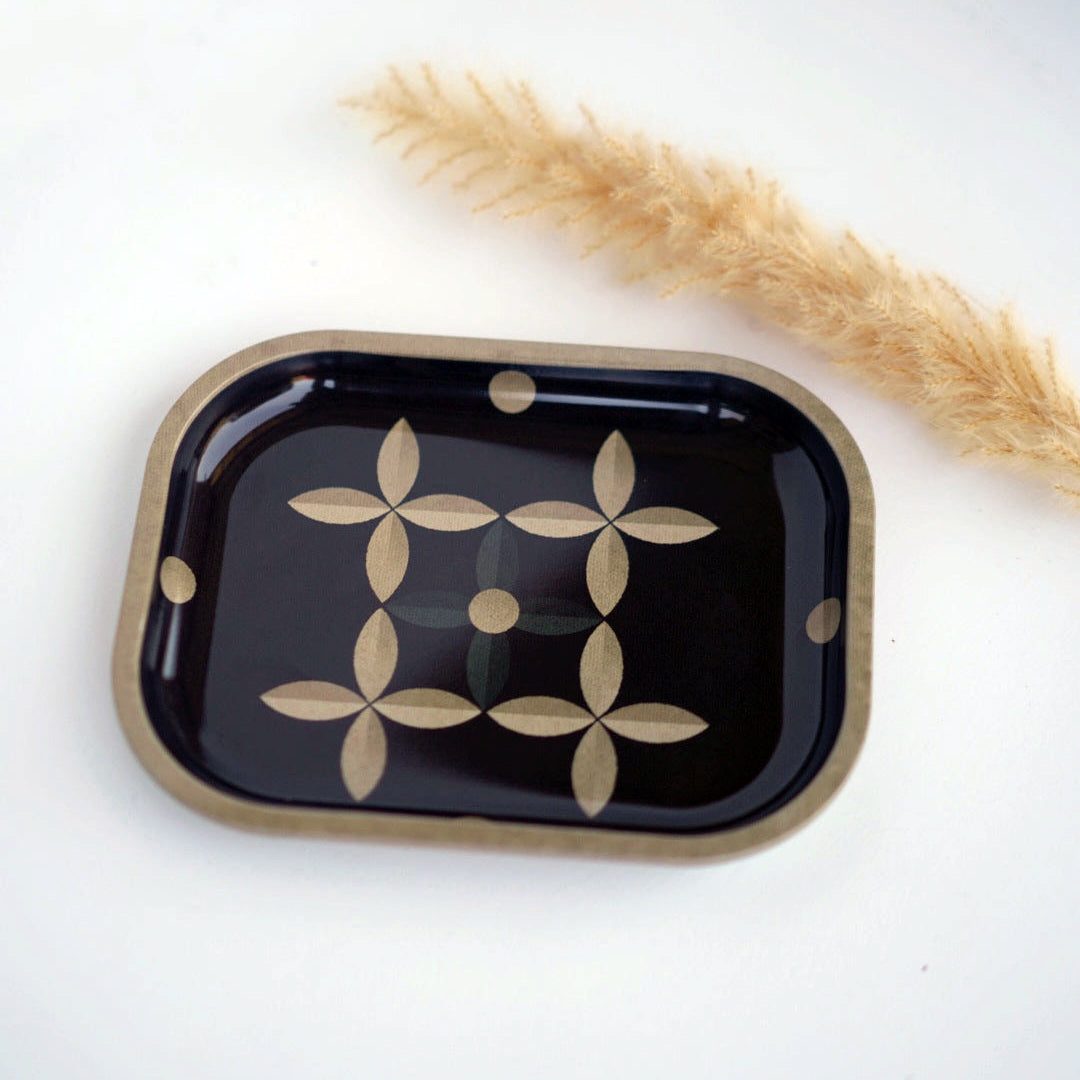 ‘Centered' Tin Tray